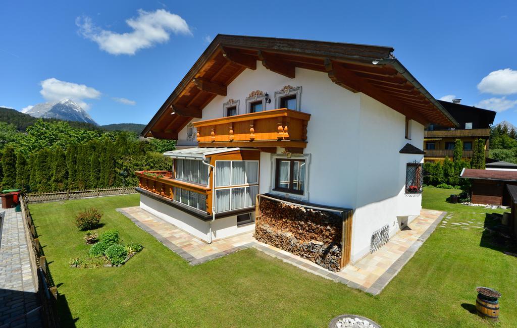 Ferienhaus Erika Seefeld in Tirol Luaran gambar